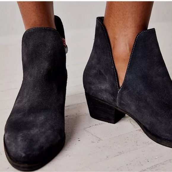 Free People Shoes - Free people double charm v boots sz 36